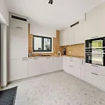 Villa66 Private Bedroom 4 - Shared Kitchen Livange