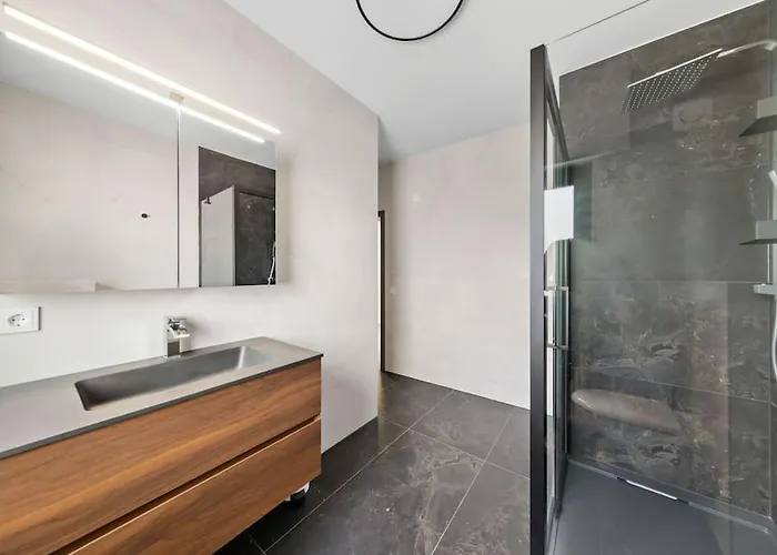 Villa66 Private Bedroom 4 - Shared Kitchen