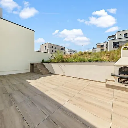 Villa66 Private Bedroom 4 - Shared Kitchen * Livange